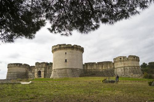 Fantasmi e ius primae noctis: i miti dei castelli della Basilicata