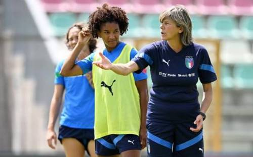 Solo un pari con l'Islanda: per le azzurre  Belgio decisivo