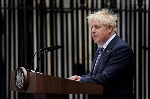 Leader tory, Boris Johnson lascia la corsa