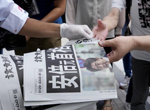 Sette religiose e nazionalismo: le piste dietro l'assassinio di Abe
