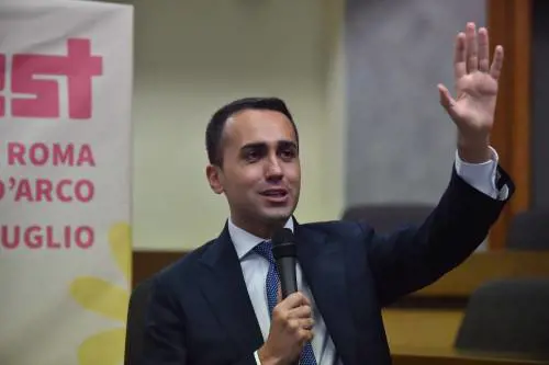 La stoccata di Di Maio a Conte: "Irresponsabile il Papeete bis"