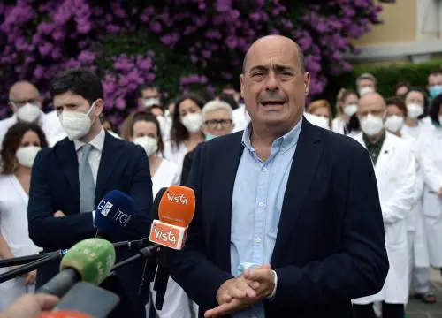 Zingaretti sputa nel piatto del Pd e scommette sui perdenti