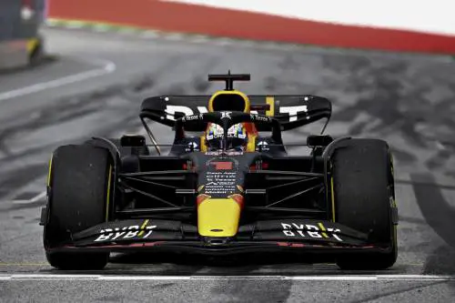 Verstappen ringrazia i due litiganti in sella al Cavallino