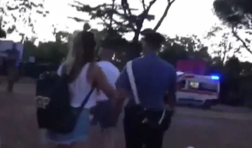 "Via o vi ammazziamo". Aggrediti i giornalisti che documentavano l'incendio 