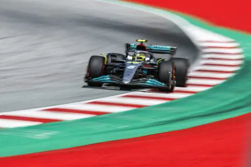 Gli insulti razzisti e il boato allo schianto di Hamilton: cosa succede al Gp d'Austria
