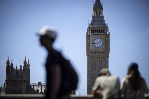 Da BoJo ai Reali: cosa c'è dietro alla crisi di Londra