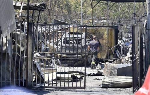 Roma in fiamme, rogo doloso. La pista della filiera dei rifiuti