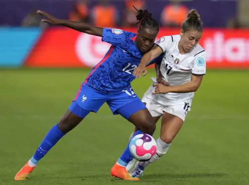 Azzurre, debutto da incubo: la Francia segna 5 reti