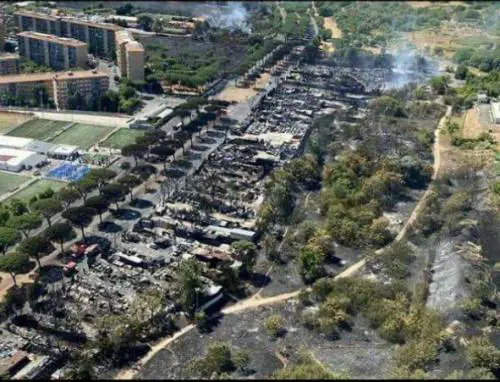 Incendio di Roma da un campo rom: cosa c'è dietro?