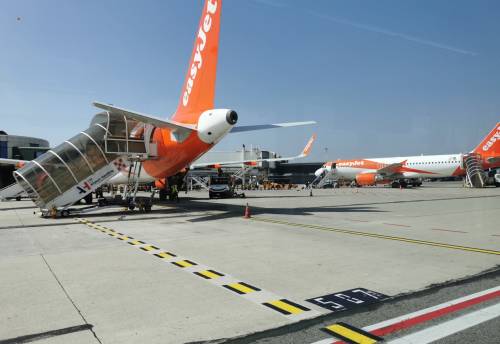 EasyJet e Sea, accordo per una gestione sostenibile negli aeroporti