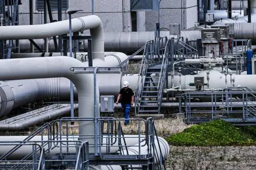 "Vuole riavviare il Nord Stream con gli Usa". Il piano dell'ex spia sovietica