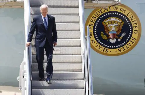Biden sbarca in Medio Oriente. E scatta il fuoco incrociato contro il presidente Usa