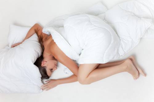Dormire nudi, fa bene a corpo e spirito. L'ultima rivelazione in alcuni studi