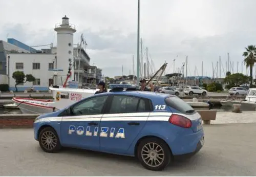 Una volante della polizia a Viareggio