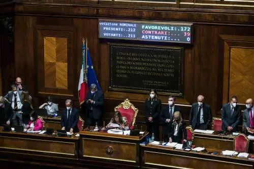 "Finalmente liberi". Quel brindisi dei 5S alla buvette