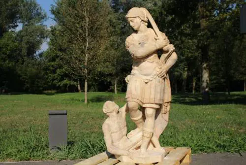 Il San Michele da Milano risale la via del marmo: la statua del Duomo adottata da Techbau