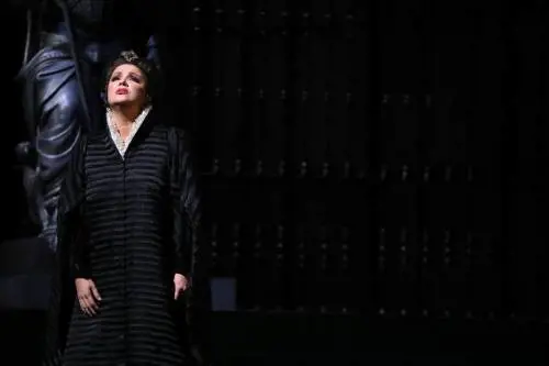 Netrebko guerriera spaziale per il "Nabucco" all’Arena