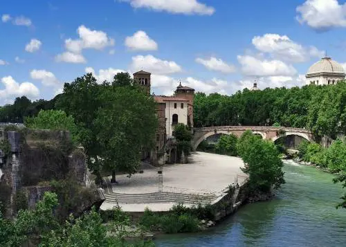 Isola Tiberina a Roma, storia e leggende dell'isola nel Tevere