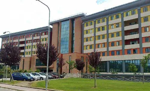 Muore a 10 anni in ospedale. I genitori accusano: "Ritardi nel trasferimento"