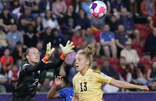 Dramma in casa Juve: morta l'ex compagna del portiere Pauline Peyraud-Magnin