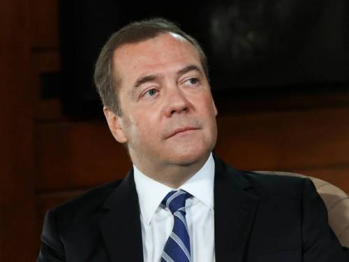 "Pronta una risposta da fine del mondo": l'ultima minaccia di Medvedev