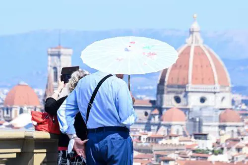 Caldo, combatterlo con i rimedi naturali per gli over 60