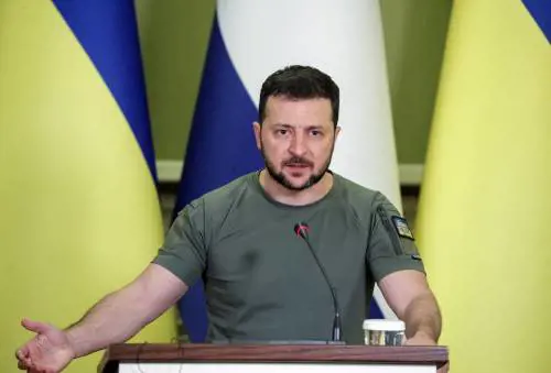 Per Amnesty il vero "orco" è Zelensky: "Ha messo in pericolo le vite dei civili"