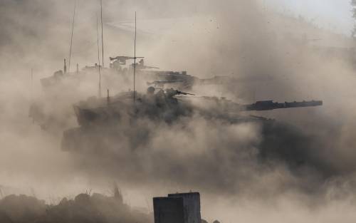 "Tank e truppe in movimento": dove si rischia una nuova guerra