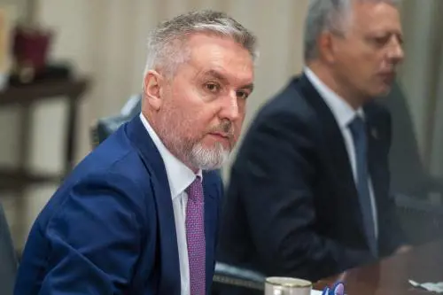 La crisi congela gli aiuti militari a Kiev. Rinviato il decreto sulle armi speciali