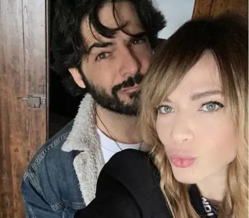 Le liti, il tradimento, i gossip. La Chiatti rompe il silenzio sulla crisi con Bocci