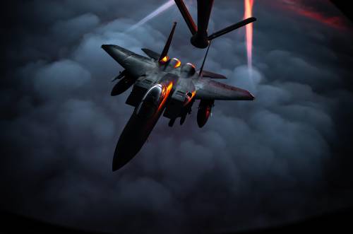 Droni abbattuti, raid sulle basi e strike Usa in Siria: così si infiamma la guerra nei cieli