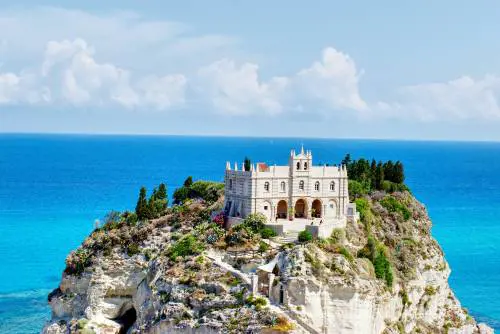 Santi, pirati e miti: Tropea tra storia e leggenda