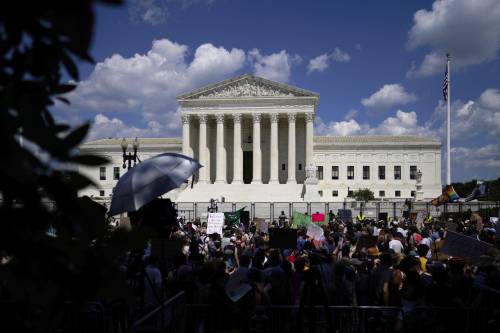Guerra e caos: Usa sempre più divisi dopo la sentenza della Corte suprema