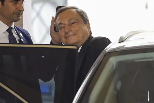 "In carica per gli affari correnti": ecco cosa potrà fare ancora Draghi