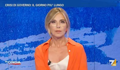 "Nella vita vera vince la destra". La De Gregorio processa il Pd