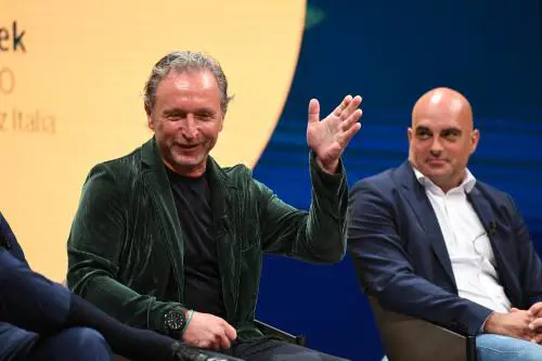 "Diedi vodka al soldato". Così fuggì dal "grigiume comunista" (e ora guida Mercedes)