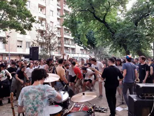 I concerti illegali dei centri sociali che Sala finge di non vedere