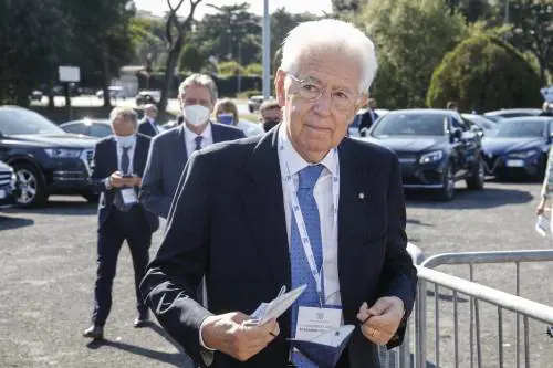 Monti si converte a Meloni, il temporale farlocco e Cruciani: quindi, oggi...