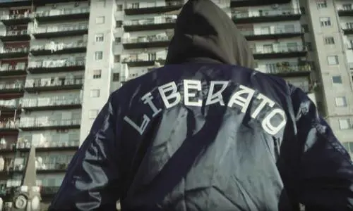 Clamorosa gaffe della Siae: così ha svelato l'identità del rapper Liberato
