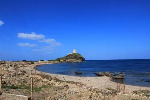 Torre del Coltellazzo e città archeologica di Nora, storia e leggende
