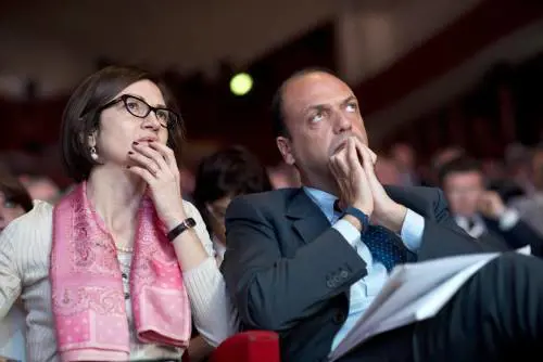 Quando la Gelmini parlava di Alfano coi toni che gli azzurri usano adesso con lei