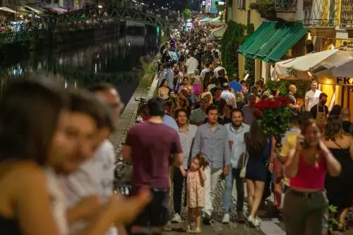 Movida selvaggia e rumori: quando è il comune a dover pagare i danni 