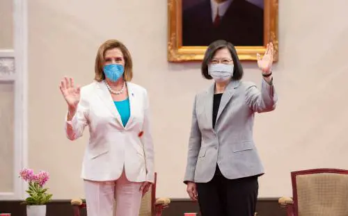 La Cina reagisce alla visita della Pelosi a Taiwan