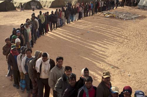Le "bombe economiche" che minano l'Africa: così l'Italia rischia l'assedio dei migranti