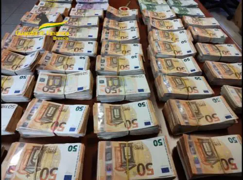 Via 141 milioni all'"architetto" di Putin