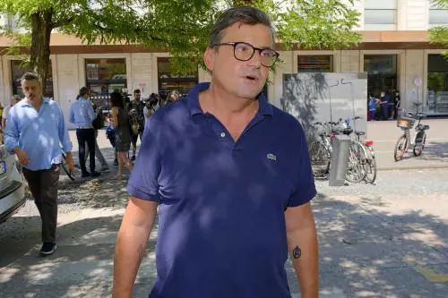 Botte da orbi a sinistra. Calenda: "Il volemose bene non funziona"