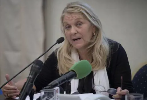 Prof "esperto" e smart working dividono partiti e sindacati