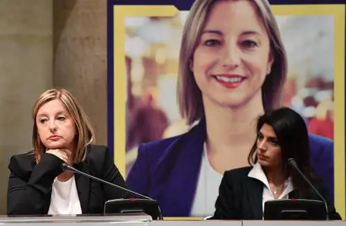 Alta tensione nei 5S. Volano stracci tra Raggi e Lombardi