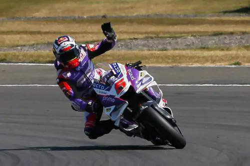 Nove moto nelle prime dieci. L'Italia fa la voce grossa