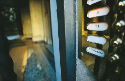 Vanno a rubare in casa. E gli attrezzi di scasso li porta un dodicenne